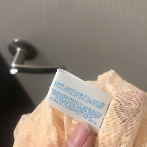 Deadstock Vintage 1970s Buttoned Lace Puff Sleeve Duster - Picture 8 of 9